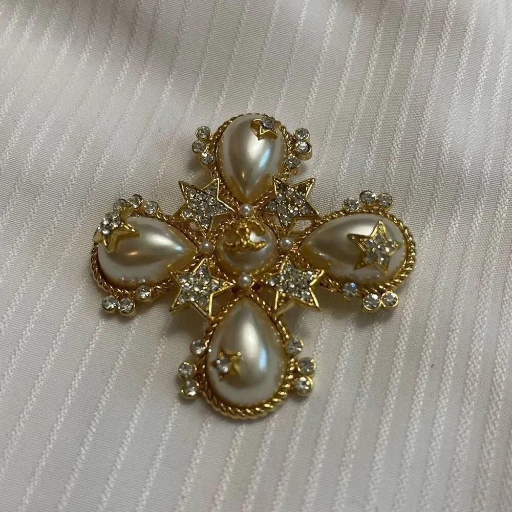 Chanel Pearl Crystal Statement Brooch